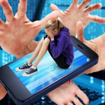 La crisis de salud mental en la Generación Z y la trampa de la felicidad digital