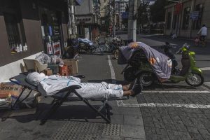 Españoles encerrados en Shanghai: “Esto parece un experimento sociológico secreto”