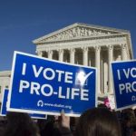 Victoria histórica provida sin precedentes: La Corte Suprema de EE.UU deroga el derecho a abortar
