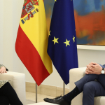 Pedro Sánchez se reúne en Moncloa con la ex secretaria de Estado de EEUU Hillary Clinton