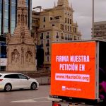 La sociedad civil se rebela: Hazte Oír saca un camión-pantalla contra Marlaska
