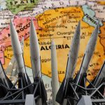 La escalada armamentística de Marruecos y Argelia que debería preocupar a España, pero al gobierno ni le importa