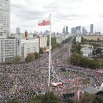 Éxito total. Miles de polacos se echan a las calles contra el Pacto Verde y la agenda 2030: «Estas ideologías pretenden destruir Europa»
