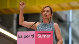 100.000 firmas contra Mónica García