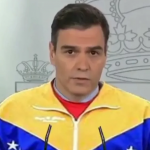 Sanchez con traje venezolano, al estilo de Maduri