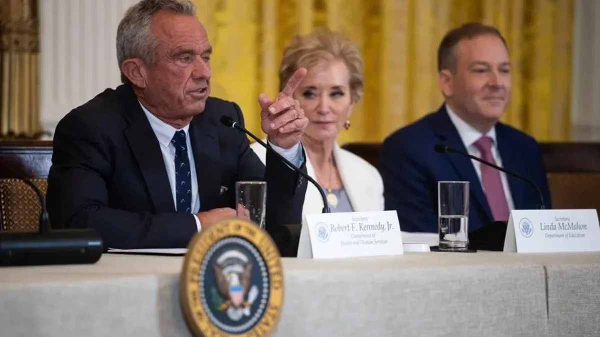 Kennedy ha despedido los 17 expertos de la comisión sobre vacunas de los CDC por «conflicto de intereses