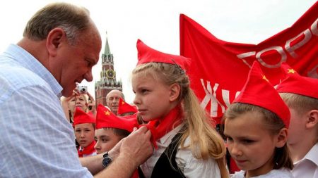 Caminamos hacia el comunismo de que los hijos son del Estado
