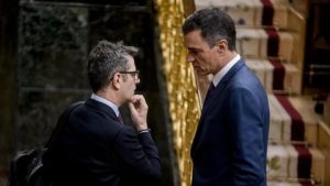 Sánchez silencia a la prensa crítica y jueces