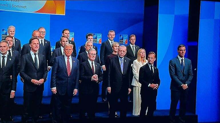 Sánchez deja fuera a España