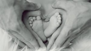 comisión europea apoya el aborto