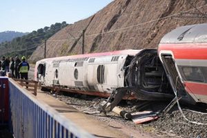 Tren partido en dos en el accidente de Adamuz (Huelva)