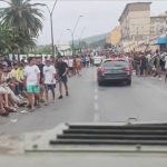 numerosos invasores marroquíes deambulan por las calles de Ceuta