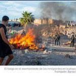 Ceutíes queman chabolas de invasores marroquíes en la playa
